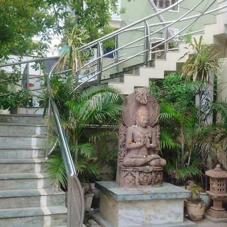 城市宫殿酒店 Brahmapur 外观 照片