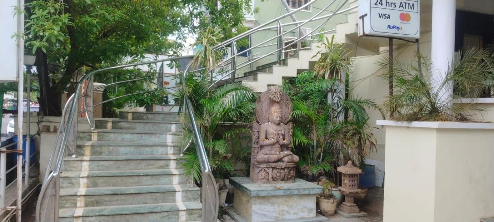 城市宫殿酒店 Brahmapur 外观 照片